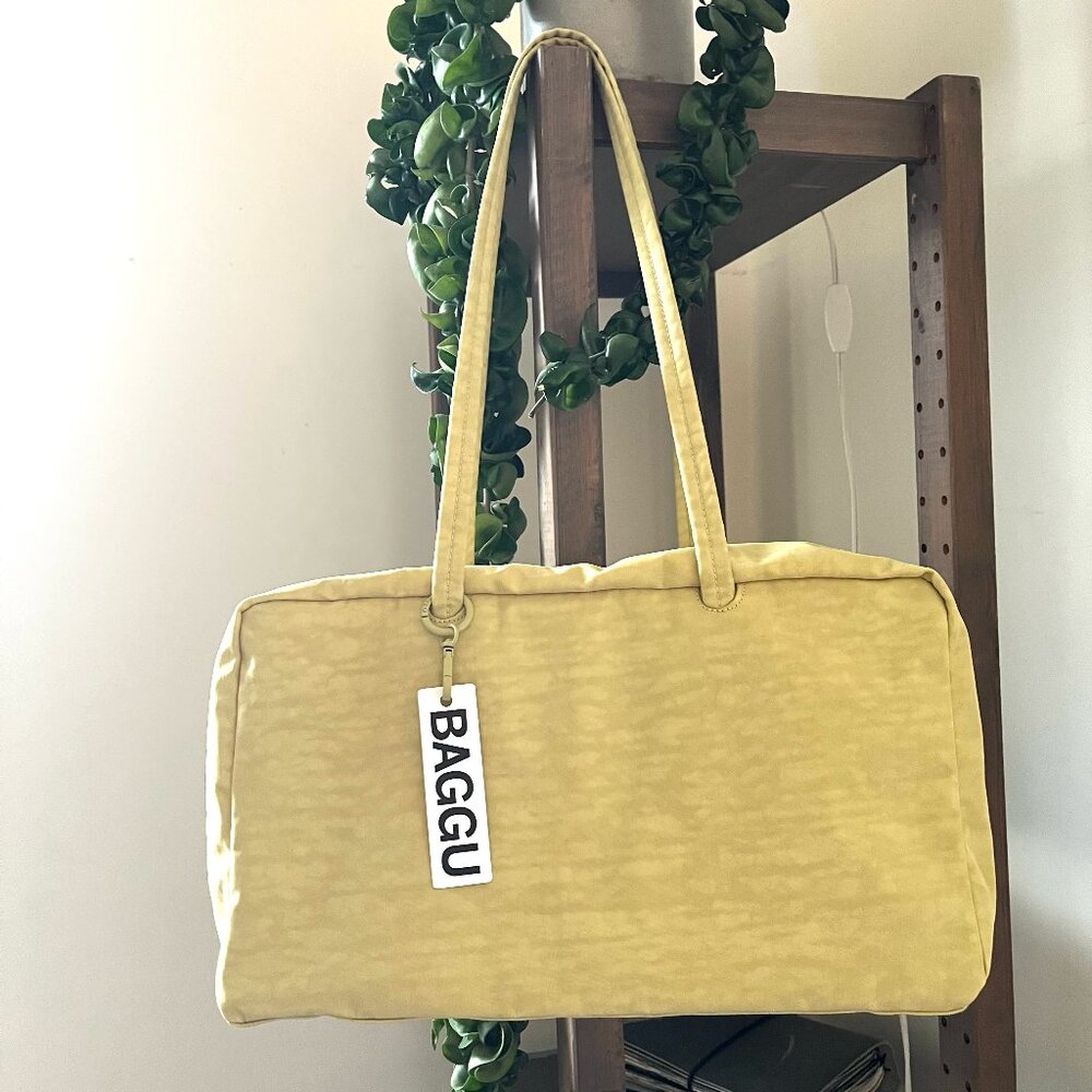 NWT Baggu Medium Nylon Bowler Bag - Butter Yellow